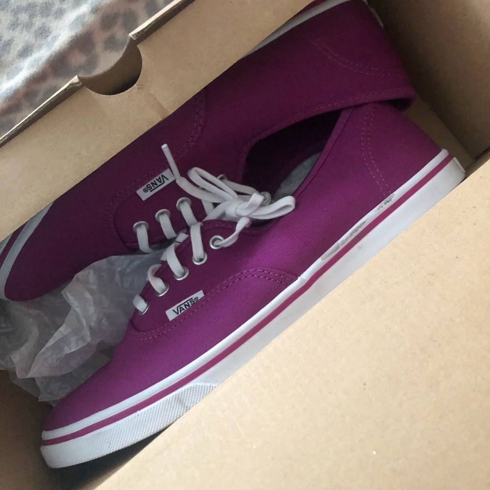 Vans - Picture 2 of 5